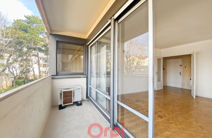 Appartement avec bacon à vivre et garage — photo 4