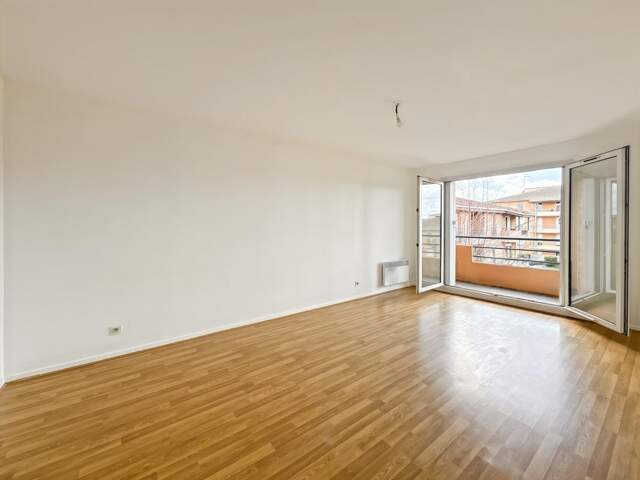 À Vendre - Appartement T2 avec Stationnement et Balcon — photo du bien