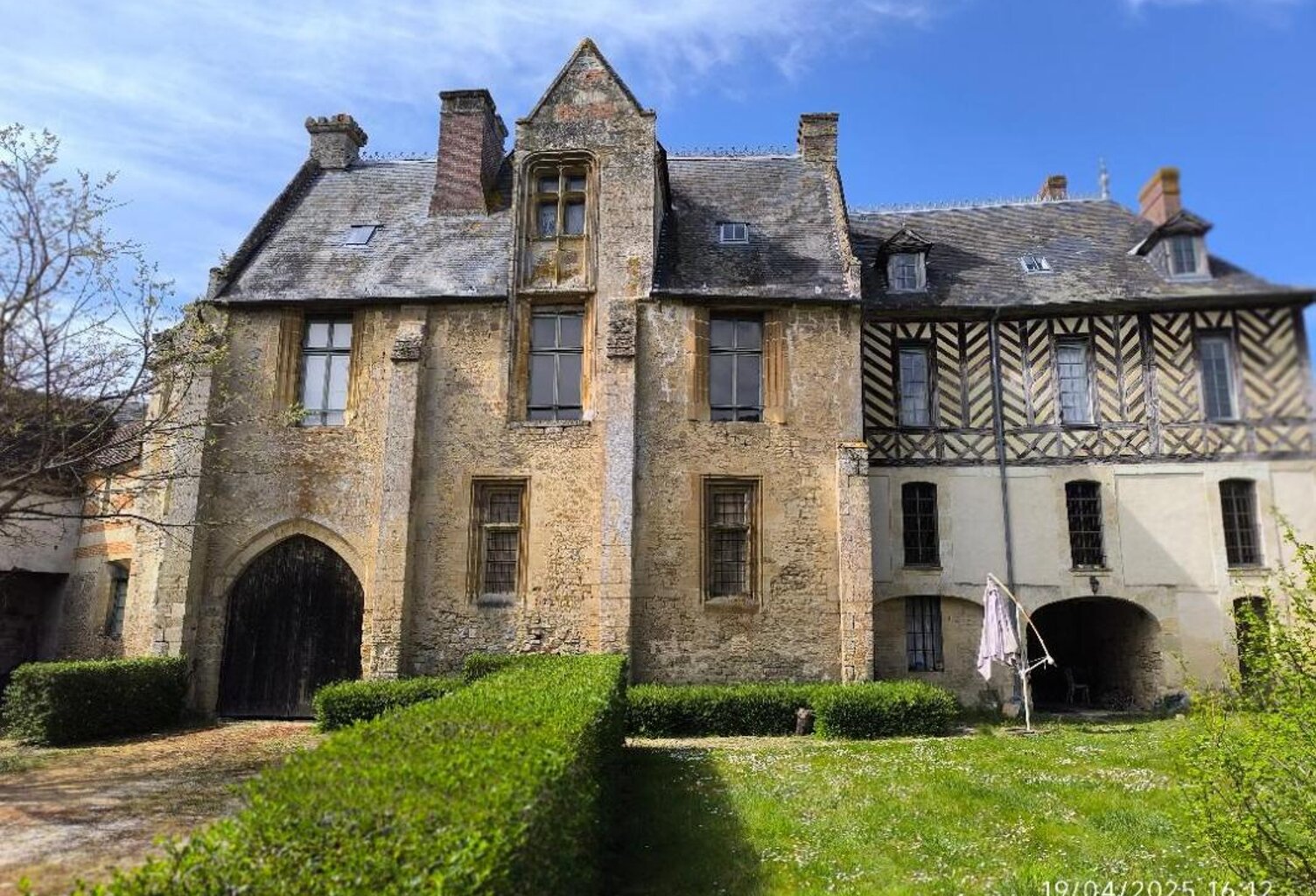 Château inscrit aux Monuments Historiques - Elegance et potentiel exceptionnel — photo 1