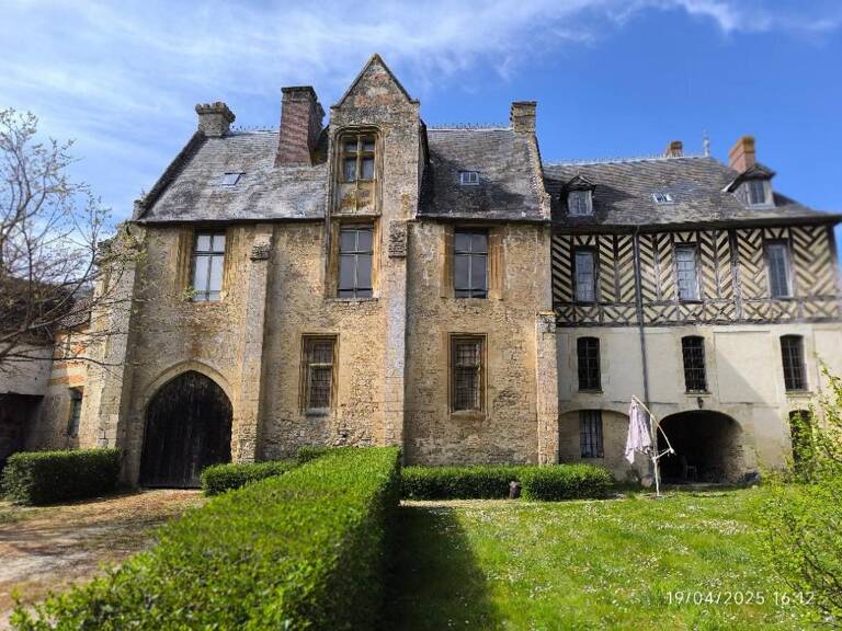 Château inscrit aux Monuments Historiques - Elegance et potentiel exceptionnel — photo 1