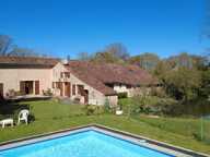 Maison de caractère de 317 m2 à Gizay, 5 chambres,  parc de 5500 m2, piscine , grange, atelier — photo 3
