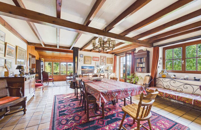 Maison de caractère de 317 m2 à Gizay, 5 chambres,  parc de 5500 m2, piscine , grange, atelier — photo 5