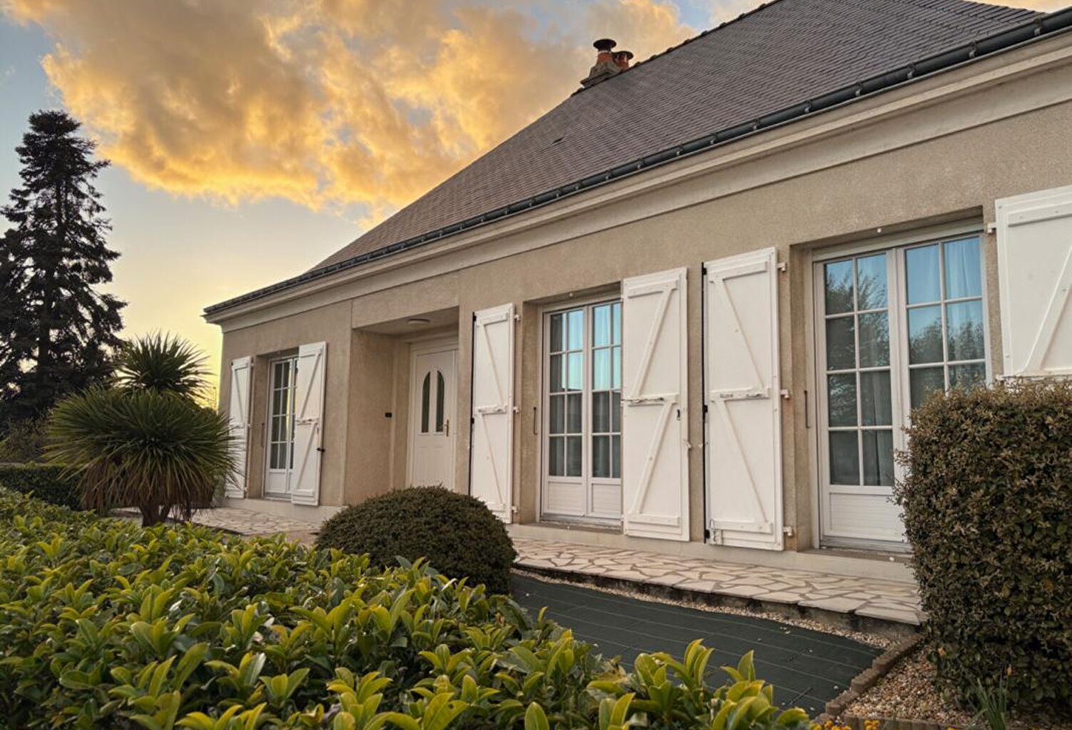 Maison Les Ponts De Ce 6 pièce(s) 140 m2 — photo 1