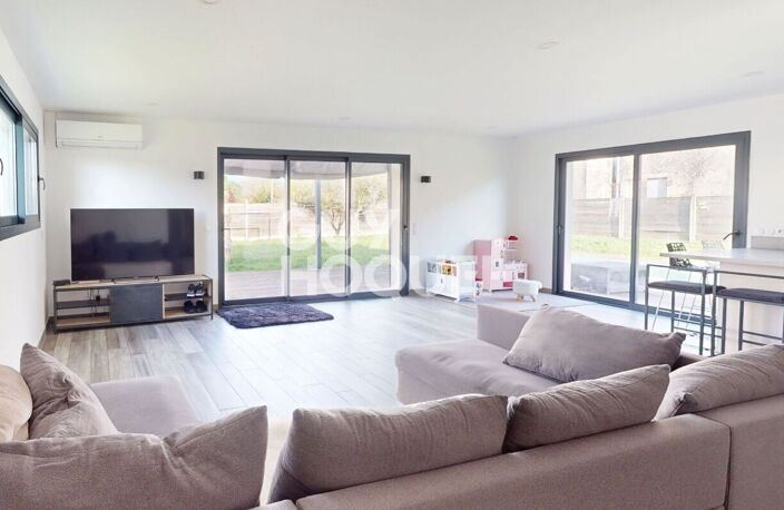 Maison de 2016, garage et piscine — photo 4