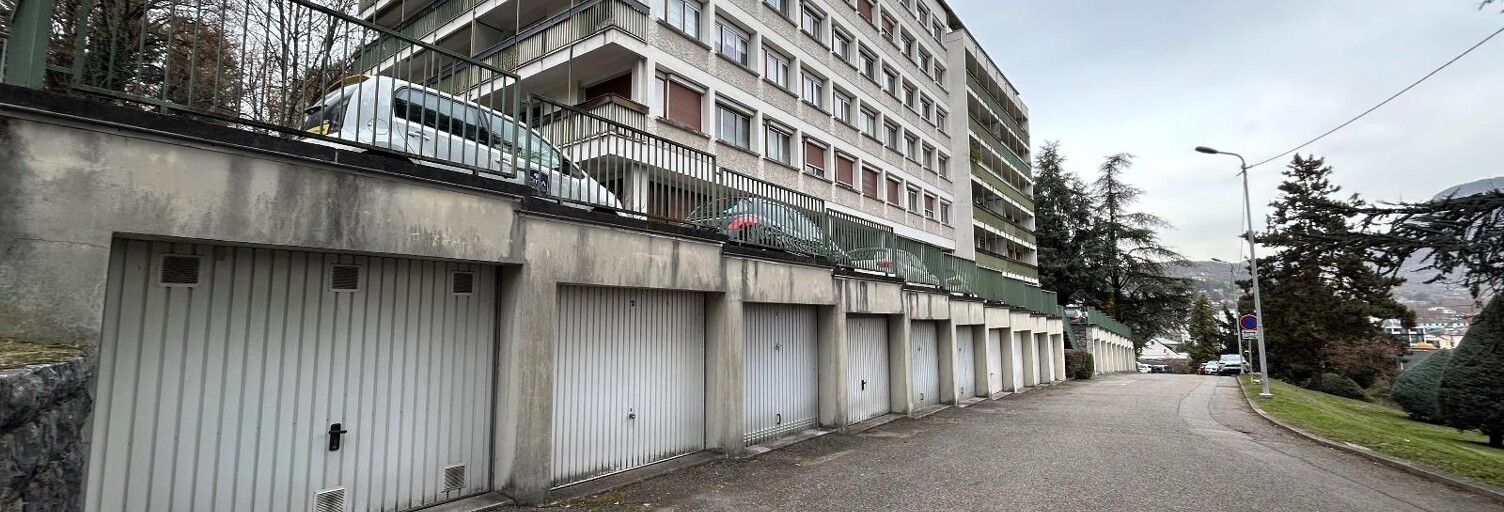 Garage   m² à louer à Chambéry (73000)