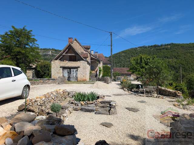 Maison en pierre — photo du bien