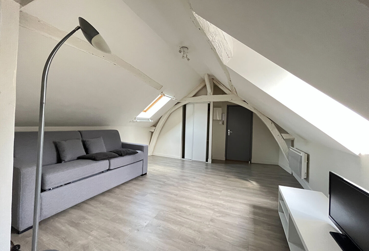 Appartement Evreux 1 pièce 17,05 m² MEUBLE hyper centre — photo 1
