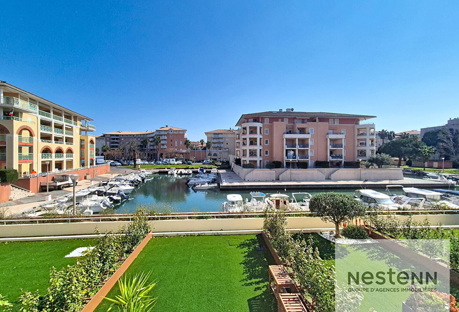 port fréjus, studio, 1 chambre, vue port et calme — photo 1