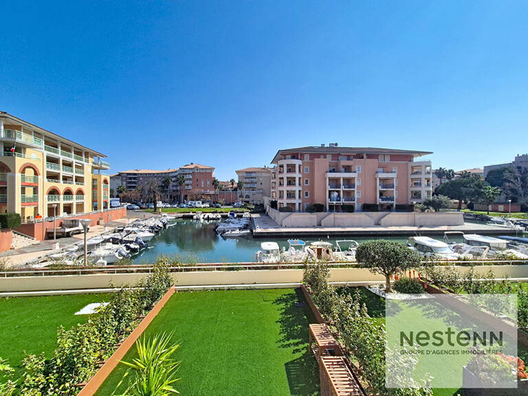 port fréjus, studio, 1 chambre, vue port et calme — photo 1