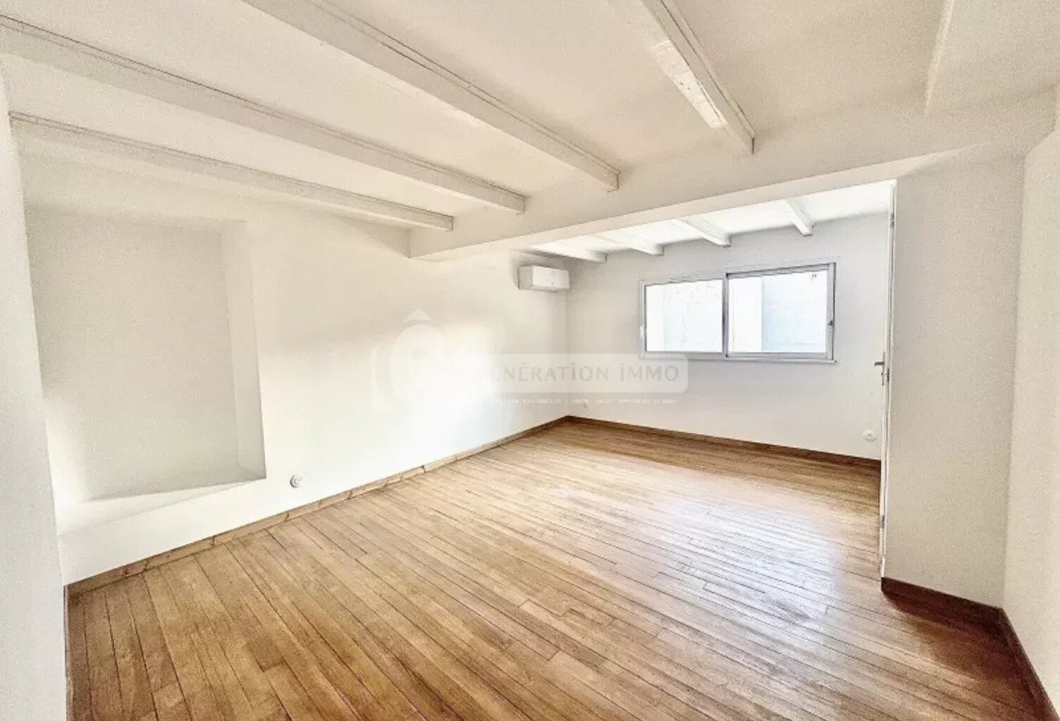 Maison de village rénovée avec cour à Eyragues centre — photo 1