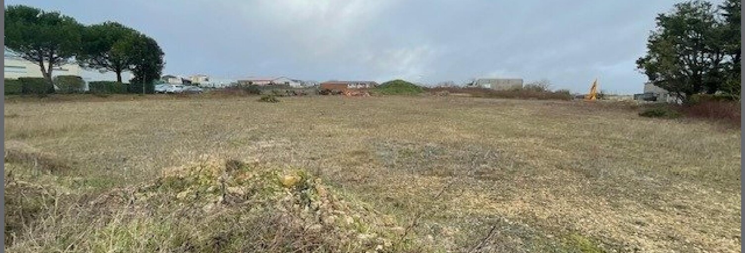 Terrain  2200 m² à vendre à Surgères (17700)