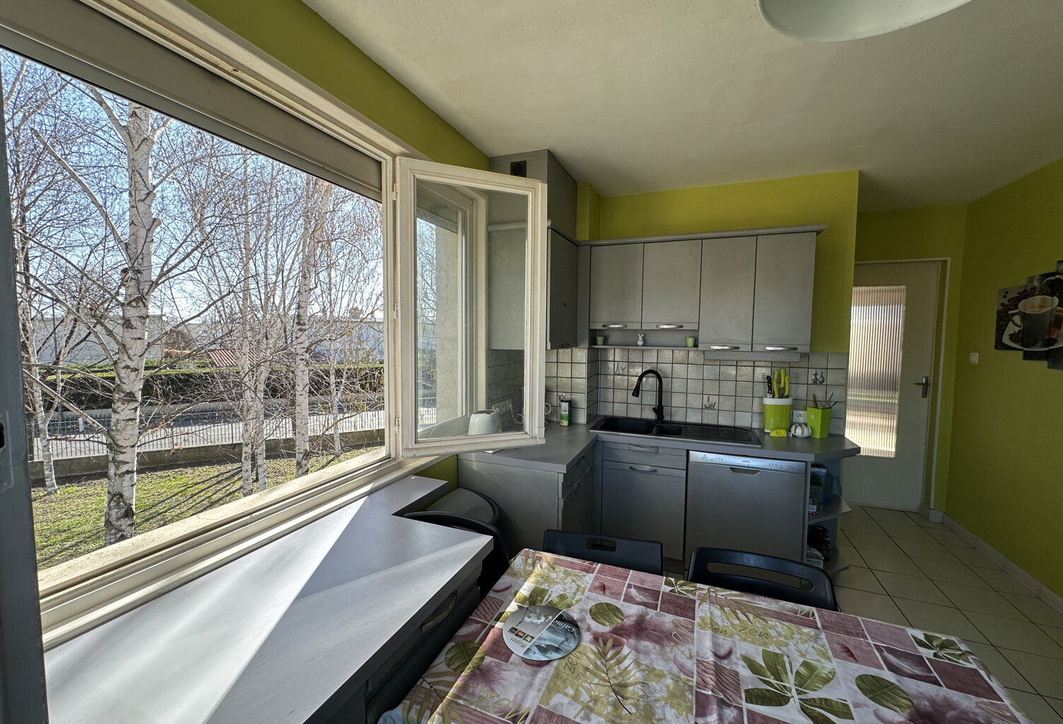 Appartement T4   83 m2   Gerzat (Parc de la Treille) — photo 1