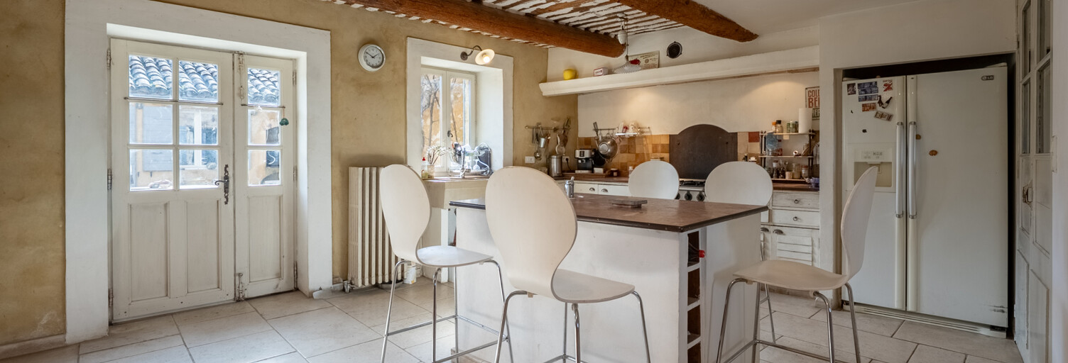 Maison 7 Pièces 180 m² à vendre à Robion (84440)