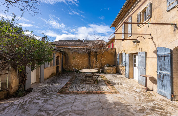 Dept (84) - À vendre à Robion - Mas de hameau + appartement — photo 2