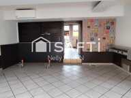 IMMEUBLE AVEC 2 LOCAUX COMMERCIAUX, 1 APPARTEMENT A RAFRAICHIR ET COMBLES AMENAGEABLES — photo 3