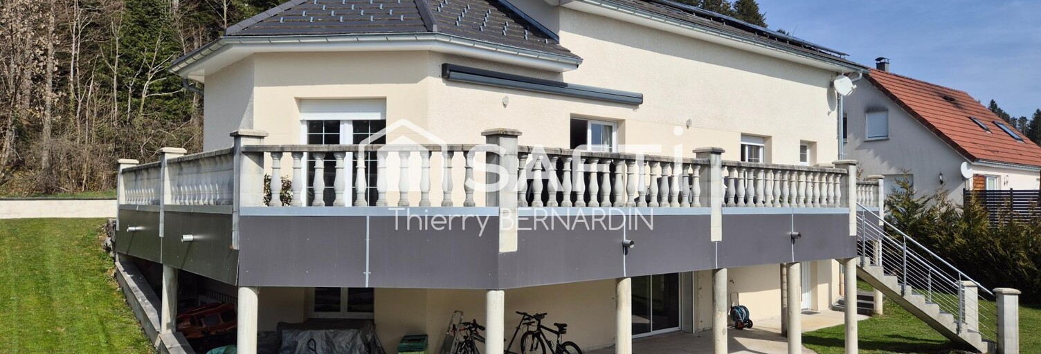 Maison 9 Pièces 270 m² à vendre à Villers-le-Lac (25130)