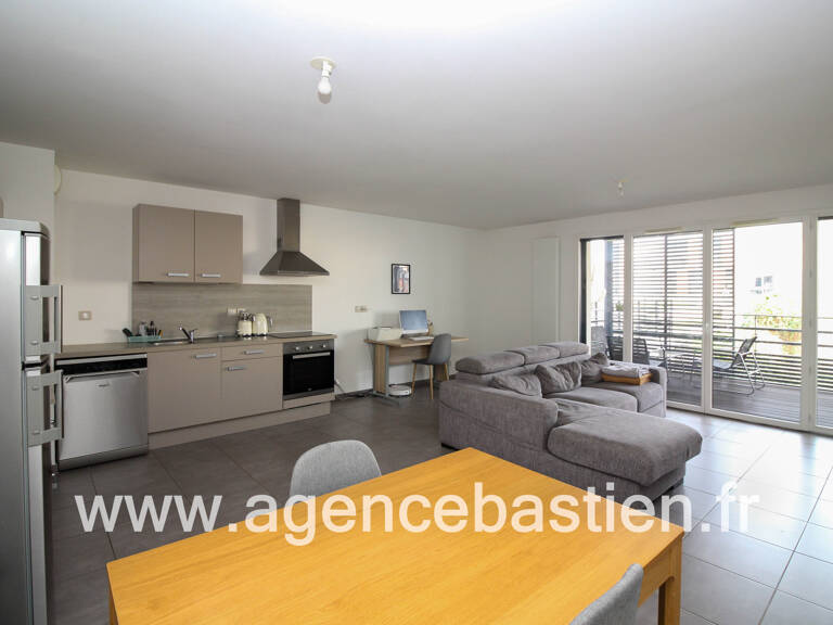 Divonne-les-Bains   T3 de 73 m2 avec terrasse et garage — photo 1