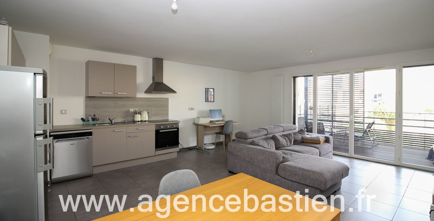 Divonne-les-Bains   T3 de 73 m2 avec terrasse et garage — photo 1