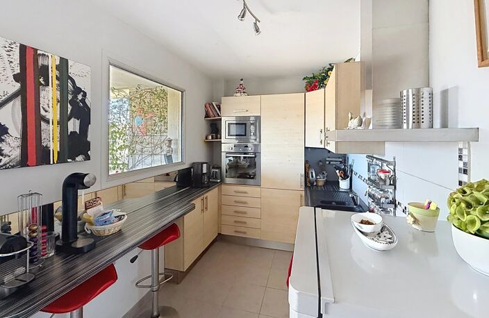 CANNET MAIRIE : Spacieux 3P  en dernier etage — photo 2