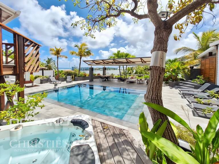 Magnifique Villa vue mer + 3 bungalows — photo 1
