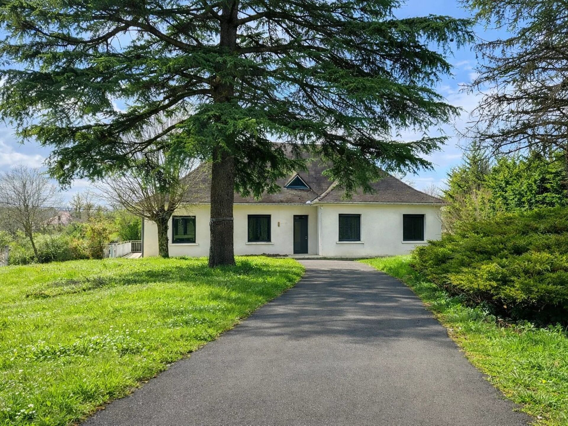 Maison 1 pièce 260 m² · à Gourdon · 260 m² · 295 000 €