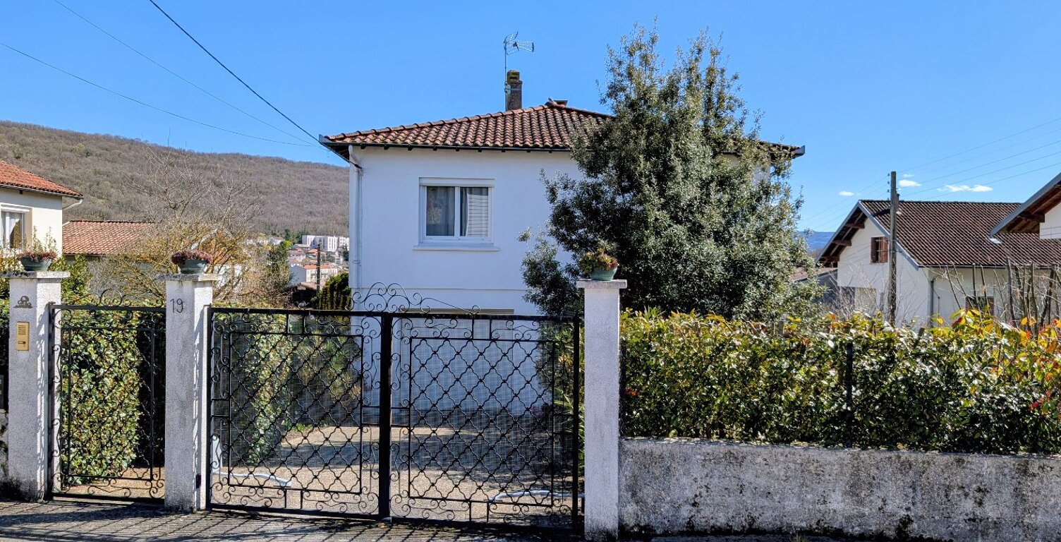 Vente maison 7 pièces 176 m² Lavelanet (09300) — photo 1