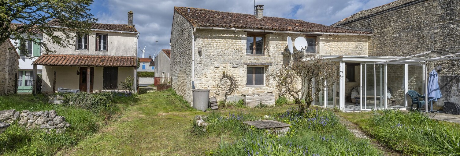 Maison 16 Pièces 248 m² à vendre à Coivert (17330)