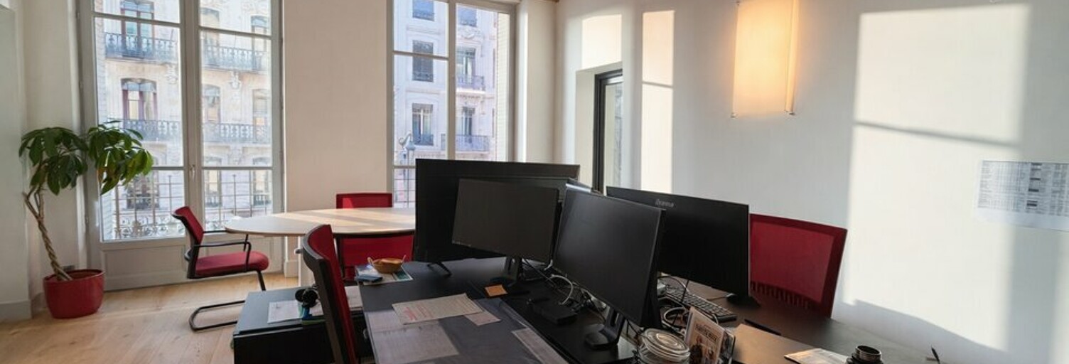 Bureau  321 m² à louer à Lyon 2 (69002)