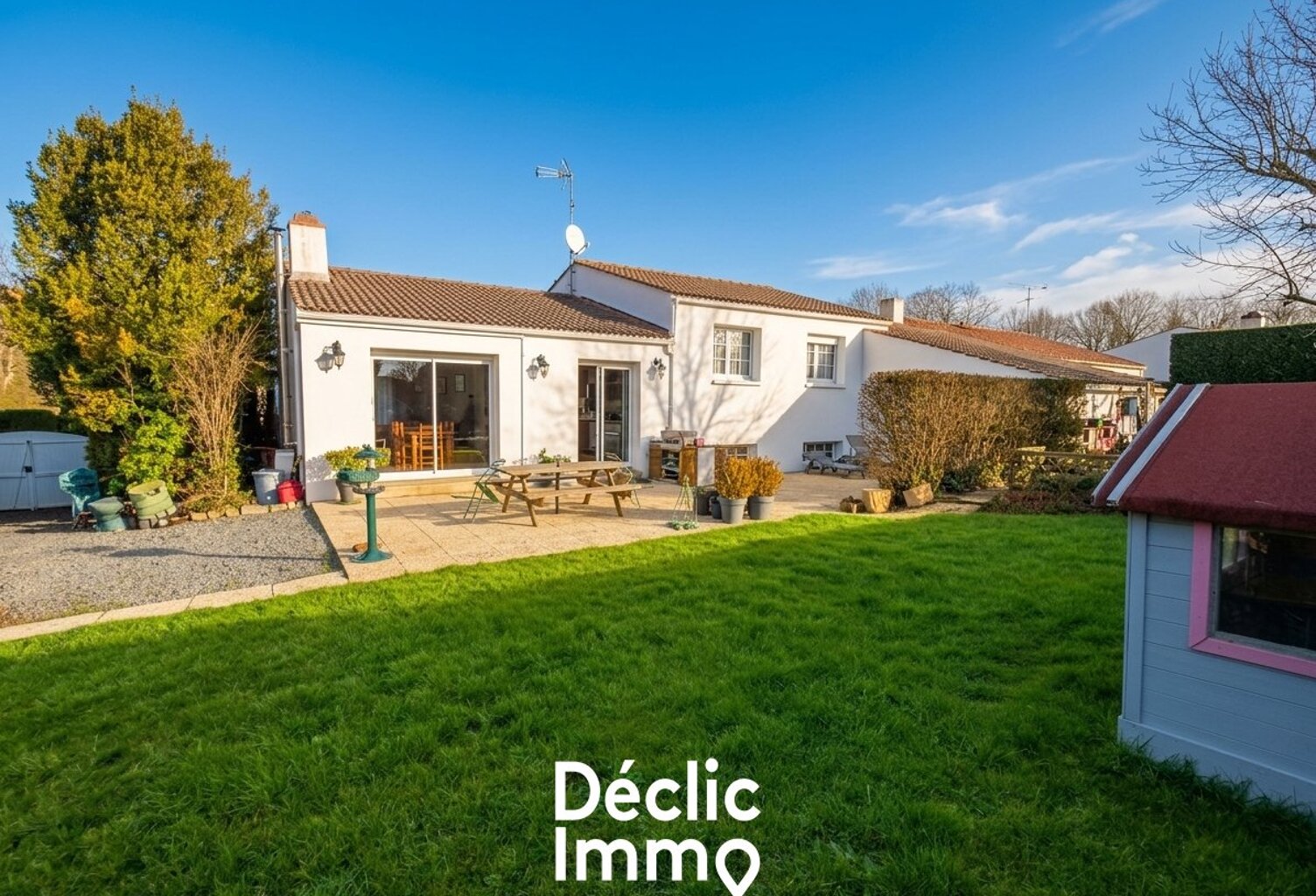 MAISON 115m² - PARCELLE DE 710m² + 3 CHAMBRES + 1 CHAMBRE/ATELIER + 2 GARAGES (2 voitures + 1 camping-car) — photo 1