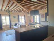 Au cœur de Saint-Pierre, un appartement de caractère sous les toits — photo 3