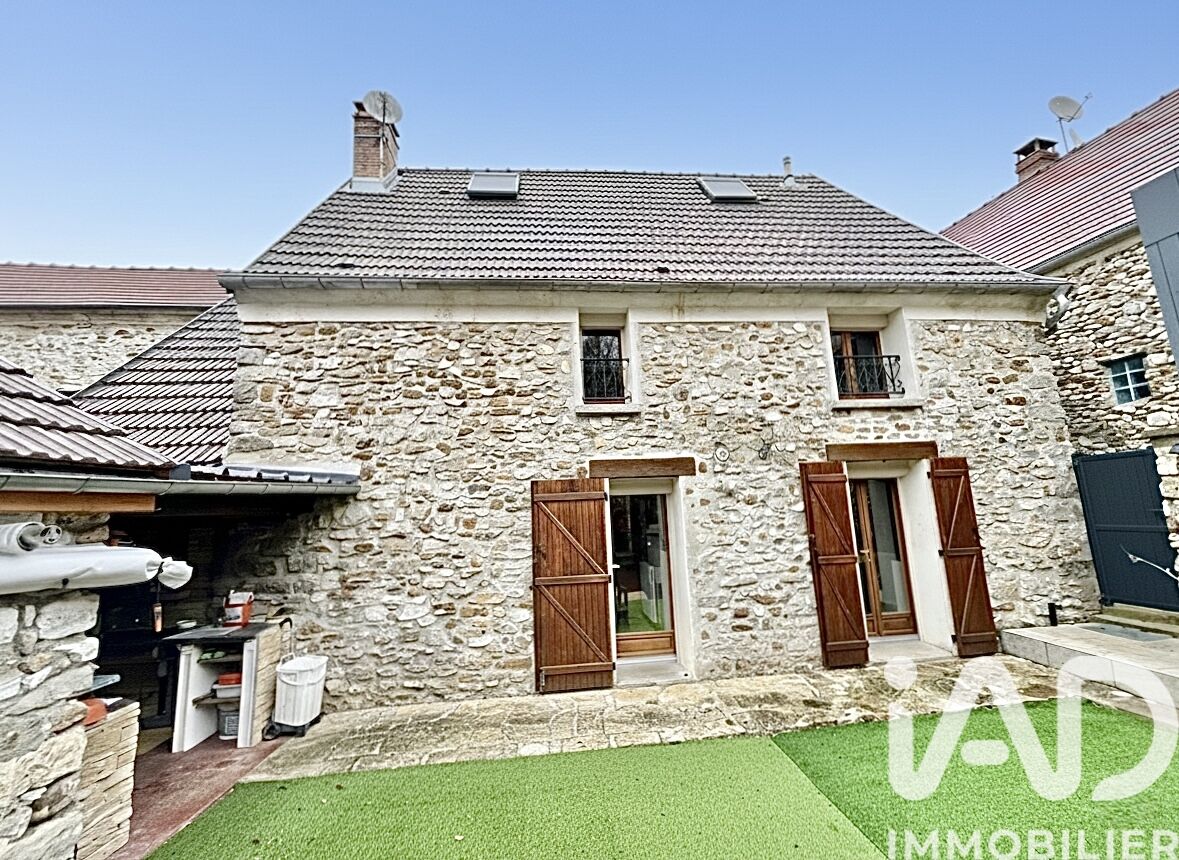 Chezy-Sur-Marne - 125m² - 4p. - 3ch.