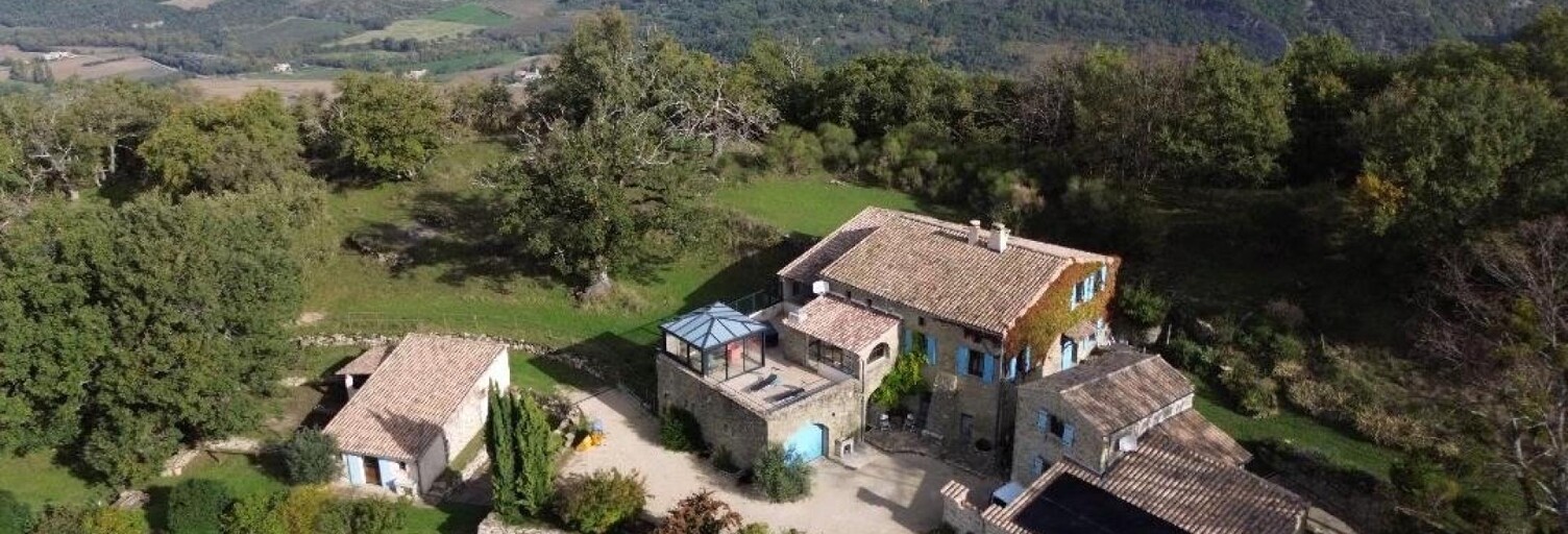 Maison 8 Pièces 320 m² à vendre à Eyzahut (26160)