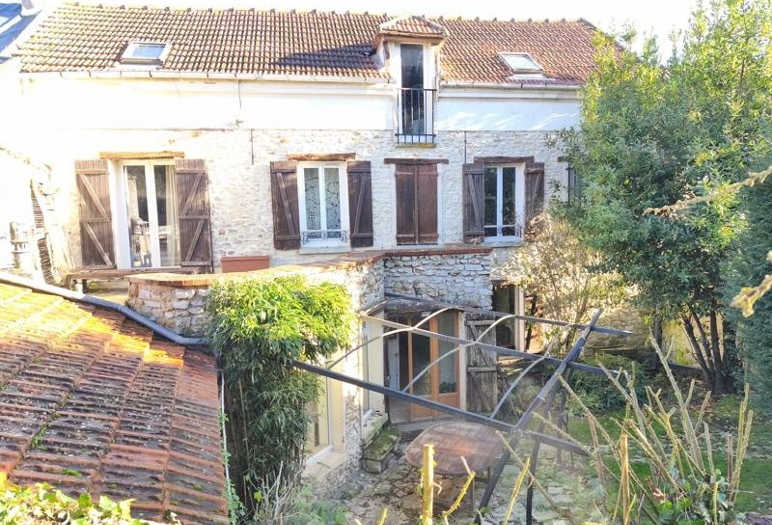 Maison en pierre de 6 pièces principales — photo 1