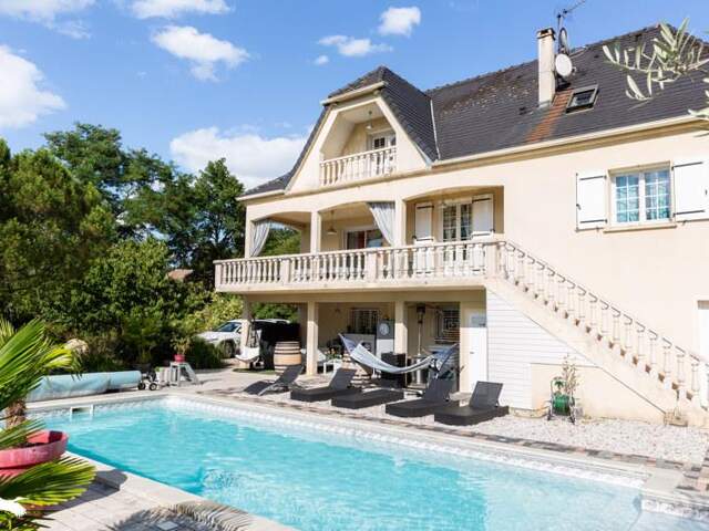 Maison 7 pièces 183 m² à Ussac — photo du bien