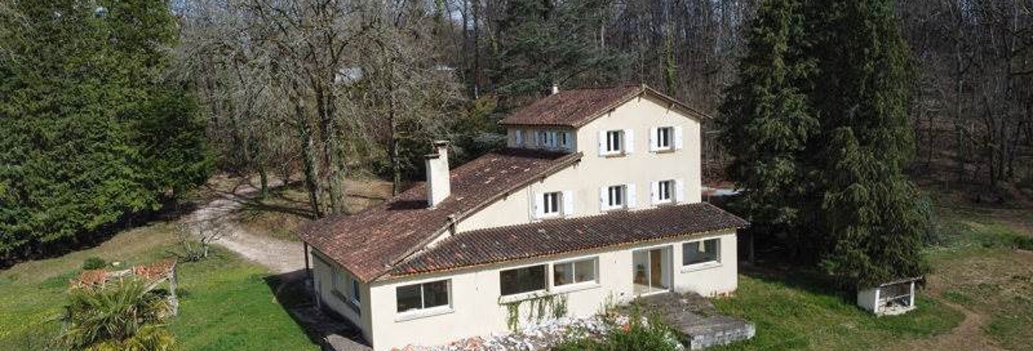 Maison 7 Pièces 305 m² à vendre à Val de Louyre et Caudeau (24380)