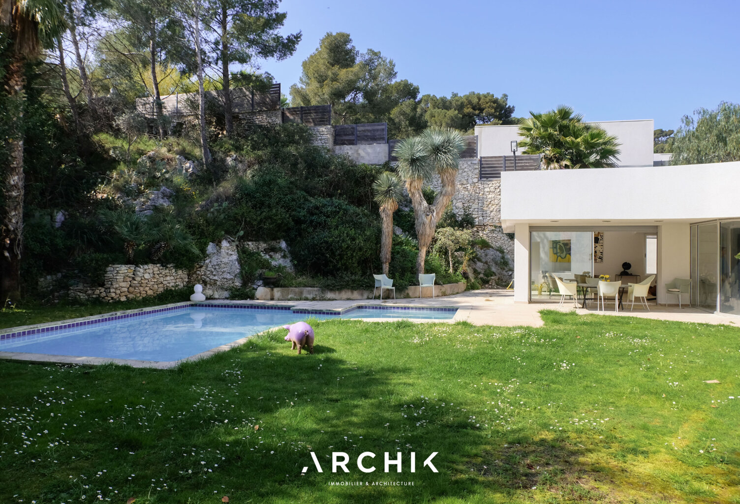 MODERN HOUSE — photo 1