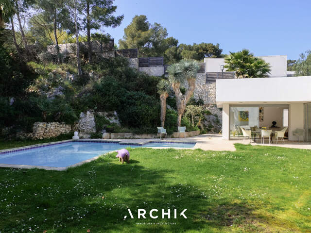 MODERN HOUSE — photo du bien