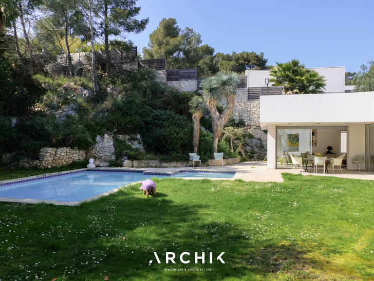 MODERN HOUSE — photo 1