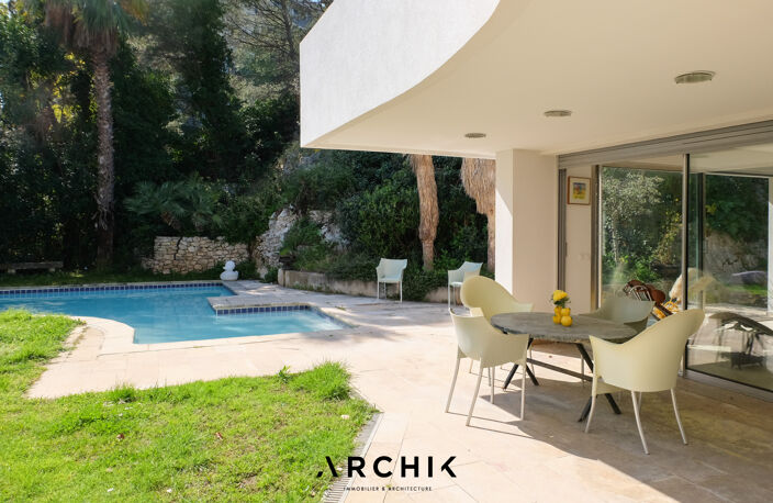 MODERN HOUSE — photo 2