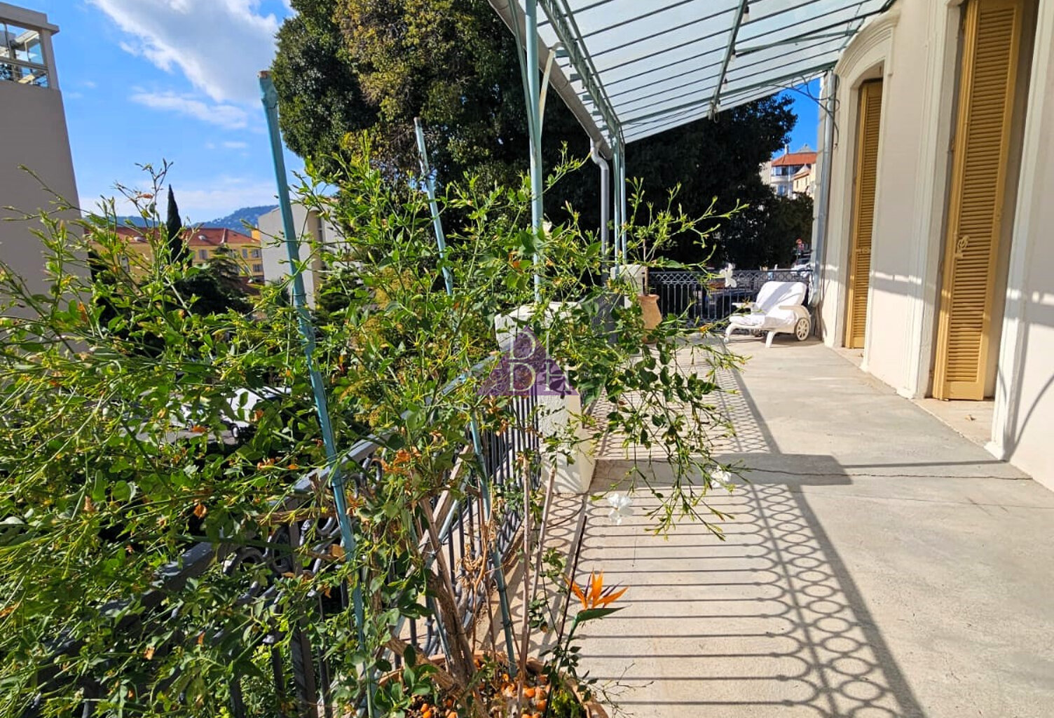 Du cachet pour ce 4 pièces de 143m2 climatisé avec terrasse — photo 1