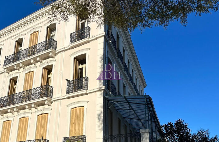 Du cachet pour ce 4 pièces de 143m2 climatisé avec terrasse — photo 2