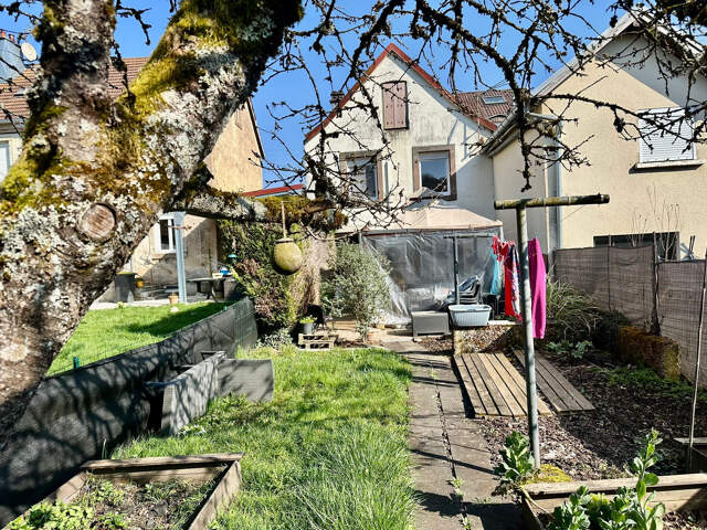 Vente maison de ville mitoyenne, 5 pièces, sur terrain de 2, — photo du bien