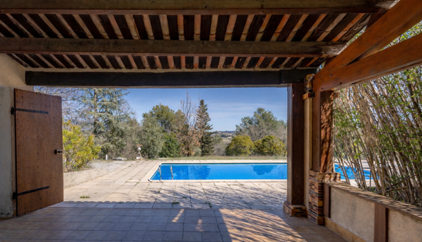 Propri&eacute;t&eacute; 7 pièces  à vendre Ansouis 84240