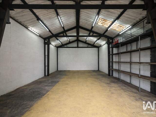 Vente Hangar 180 m&sup2; — photo du bien