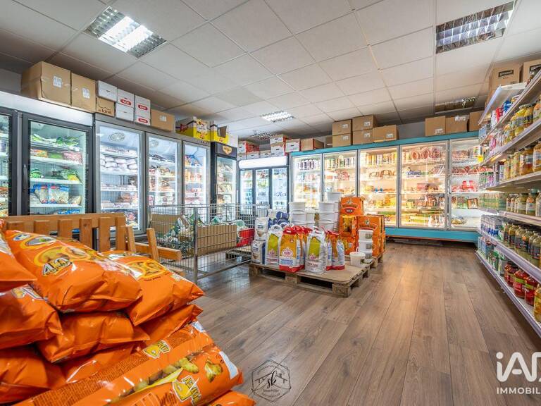 Vente Boutique/Local commercial 100 m&sup2; — photo 1