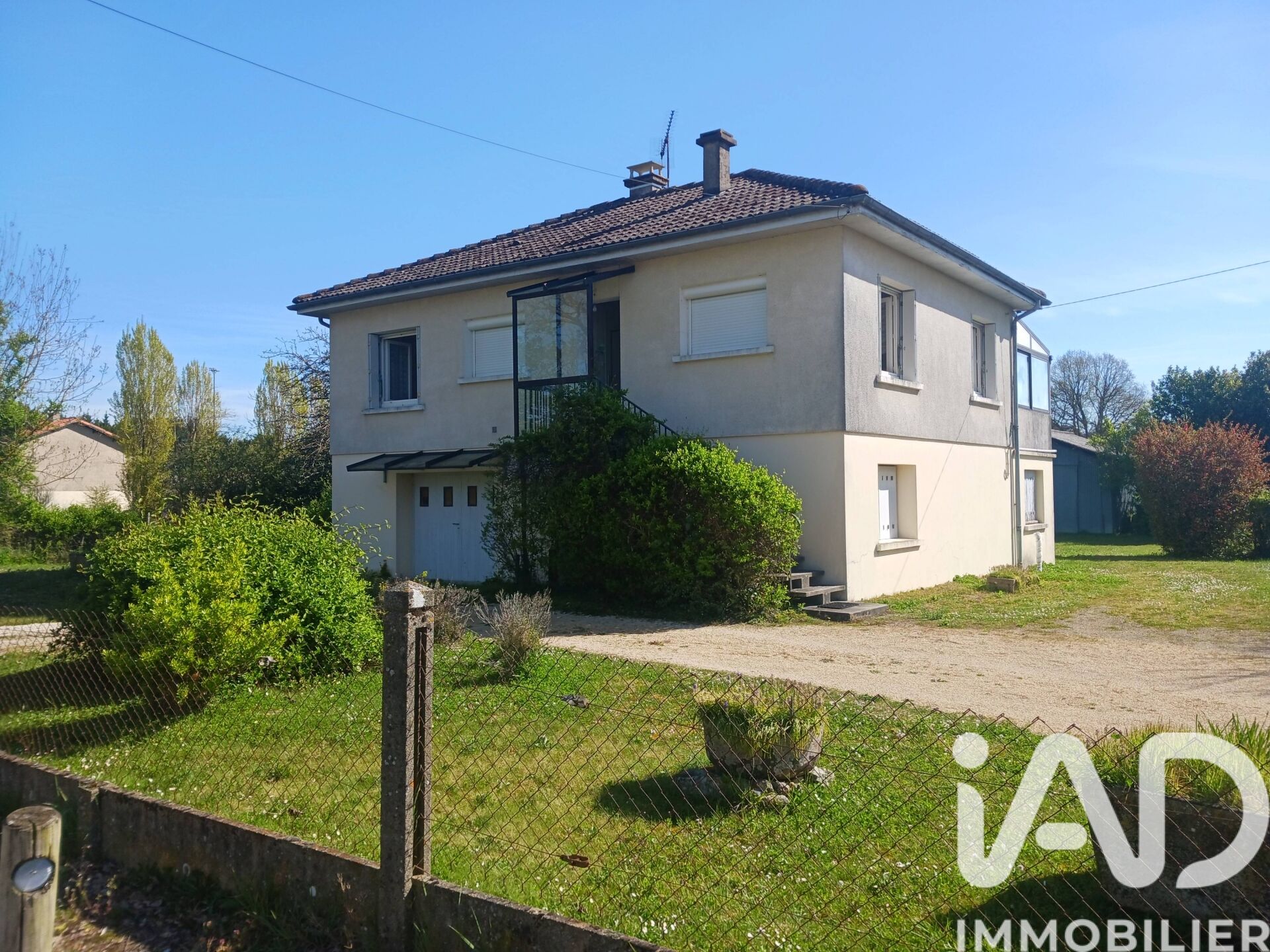 St-Maurice-La-Clouere - 76m² - 4p. - 2ch.