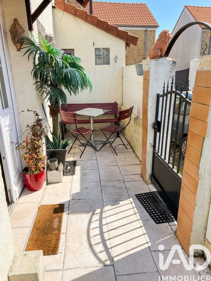 Fontenay-le-Vicomte - 99m² - 5p. - 3ch.