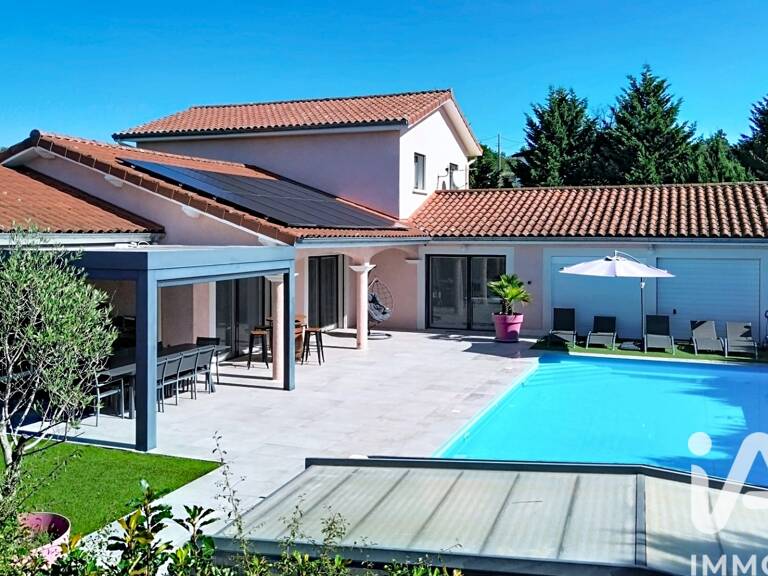 Vente Maison/villa 8 pièces — photo 1
