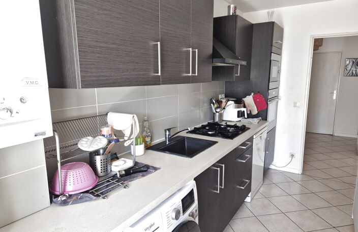 APPARTEMENT TYPE 3 -70 M2 - TERRASSE - 13010 MARSEILLE — photo 2