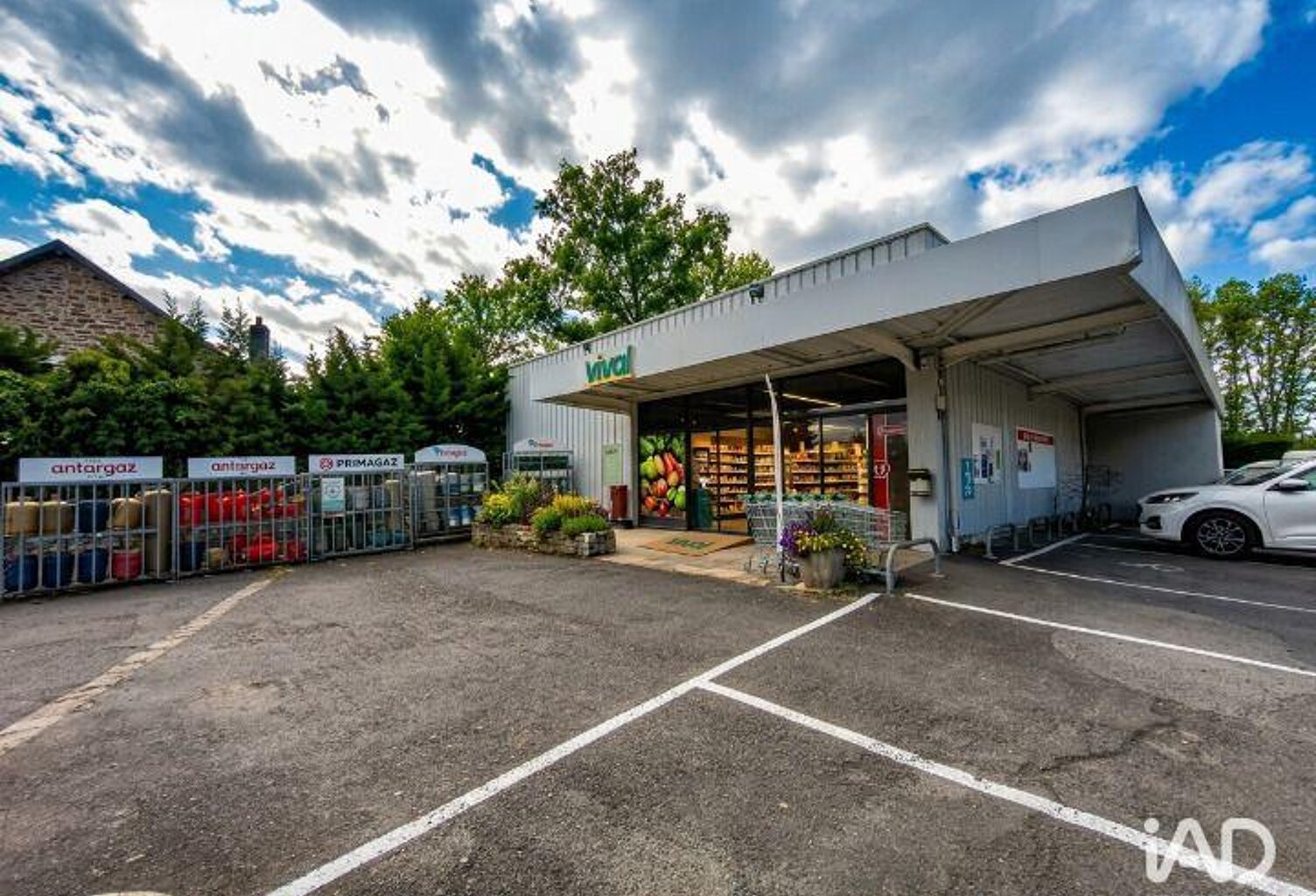Vente Boutique/Local commercial 340 m&sup2; — photo 1